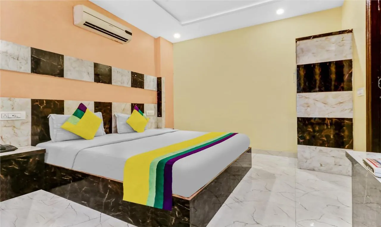 Itsy Hotels Royal Residency Sohana 3*,  India