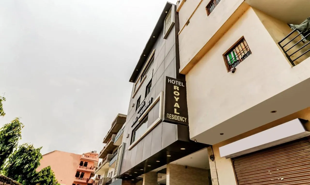 Itsy Hotels Royal Residency Sohana